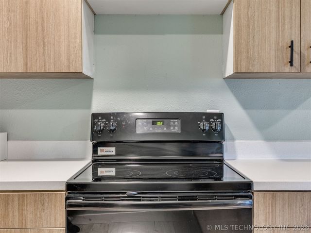 306 N Grant Avenue, Sand Springs, OK 74063