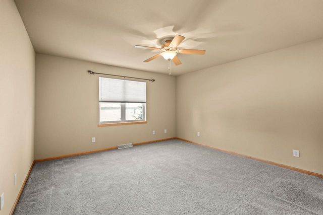 7 Half Moon Court, Madison, WI 53718