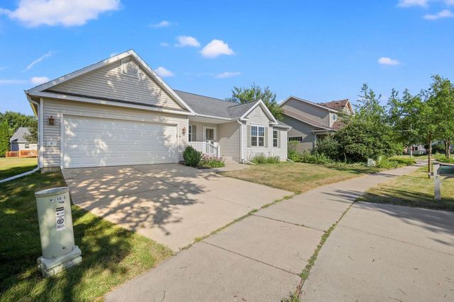 7 Half Moon Court, Madison, WI 53718