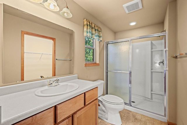 7 Half Moon Court, Madison, WI 53718