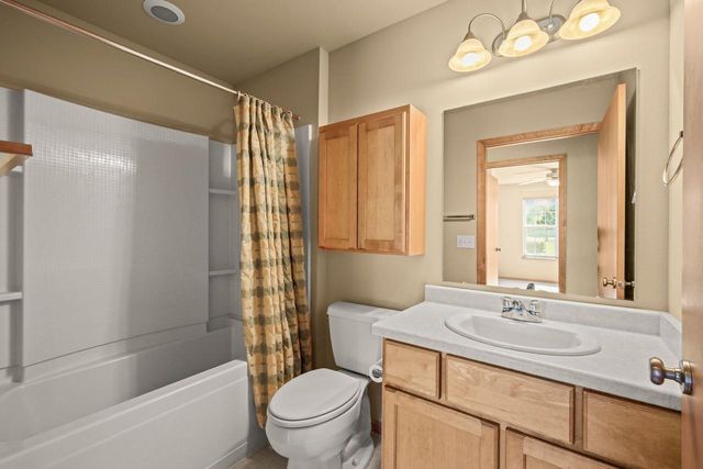 7 Half Moon Court, Madison, WI 53718