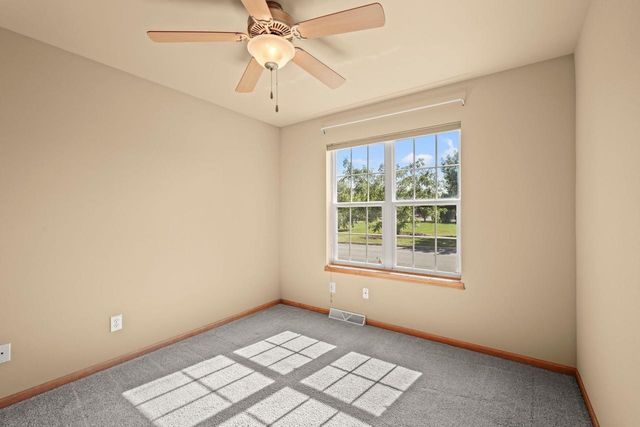 7 Half Moon Court, Madison, WI 53718