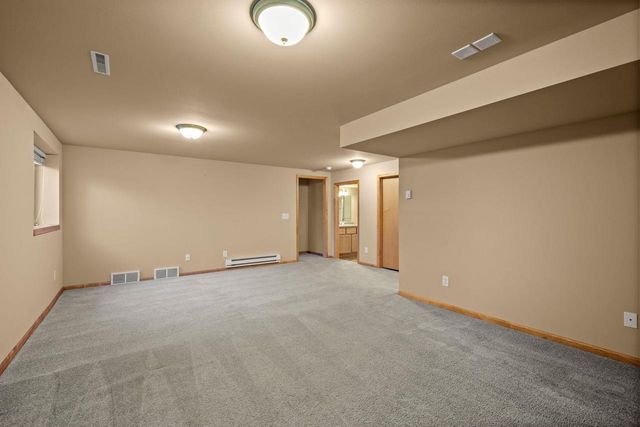 7 Half Moon Court, Madison, WI 53718