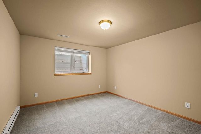 7 Half Moon Court, Madison, WI 53718