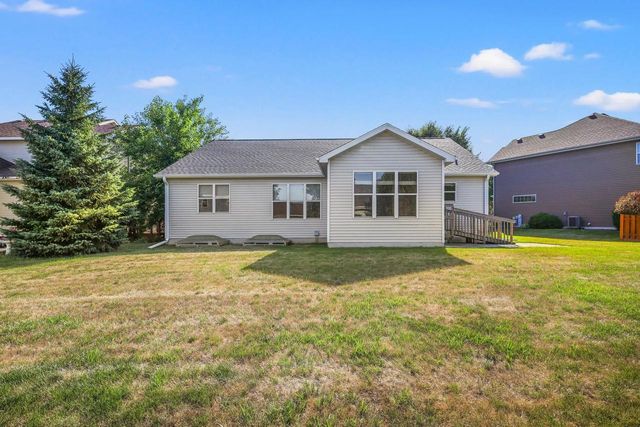 7 Half Moon Court, Madison, WI 53718