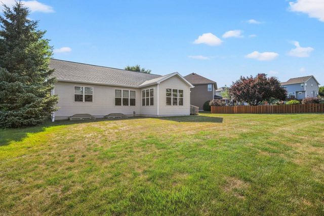 7 Half Moon Court, Madison, WI 53718