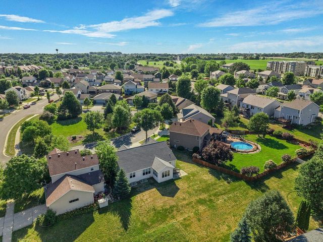 7 Half Moon Court, Madison, WI 53718