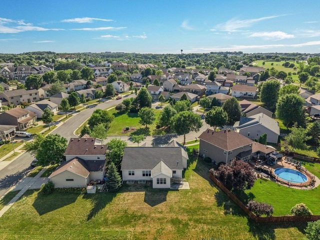 7 Half Moon Court, Madison, WI 53718