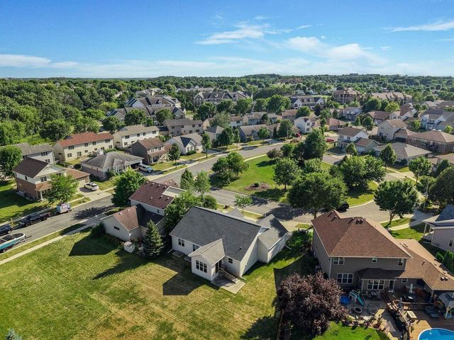 7 Half Moon Court, Madison, WI 53718