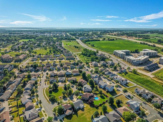 7 Half Moon Court, Madison, WI 53718