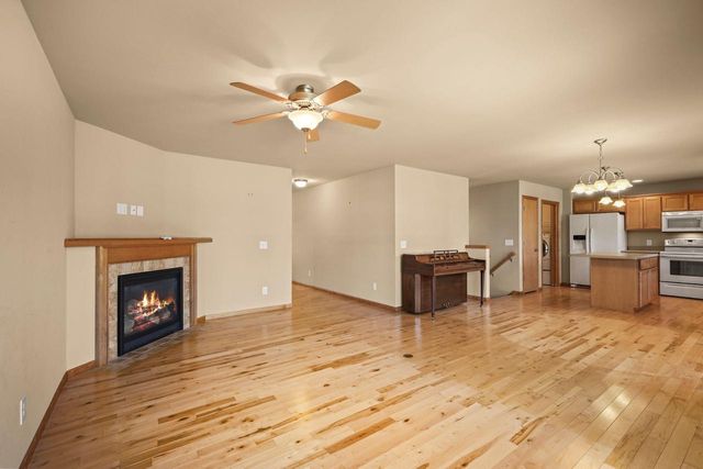 7 Half Moon Court, Madison, WI 53718