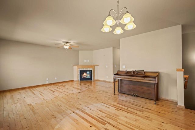7 Half Moon Court, Madison, WI 53718