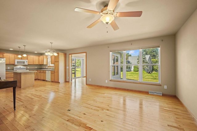 7 Half Moon Court, Madison, WI 53718