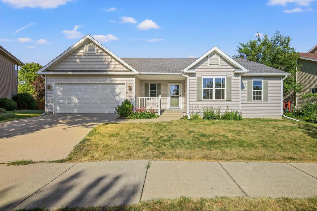 7 Half Moon Court, Madison, WI 53718