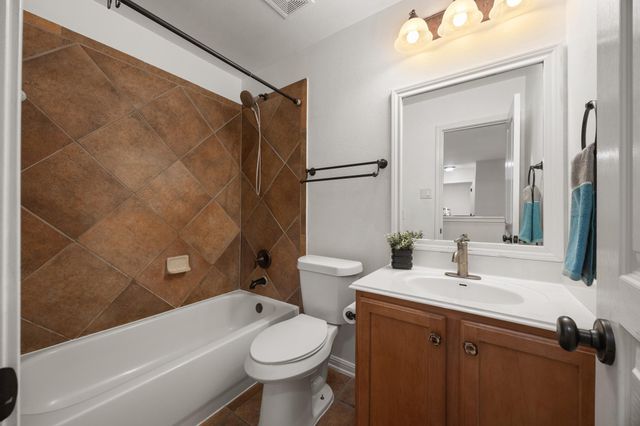 4323 Angelico LN, Round Rock, TX 78681