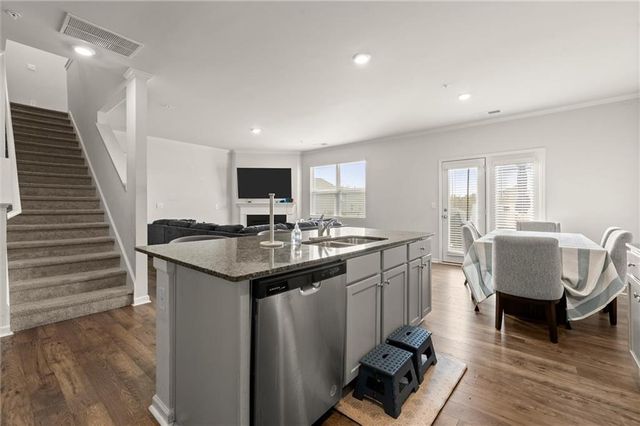 2712 Serena Way, Atlanta, GA 30331