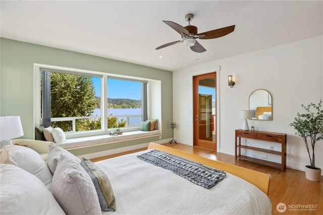 2006 W Lake Sammamish Parkway NE, Redmond, WA 98052