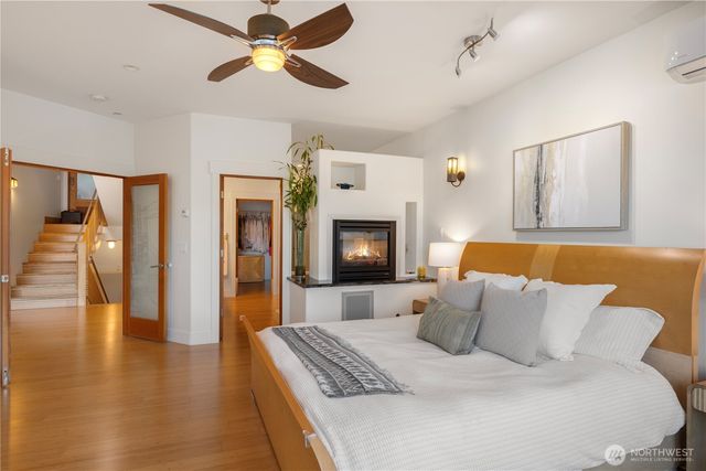 2006 W Lake Sammamish Parkway NE, Redmond, WA 98052