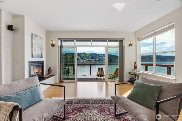 2006 W Lake Sammamish Parkway NE, Redmond, WA 98052