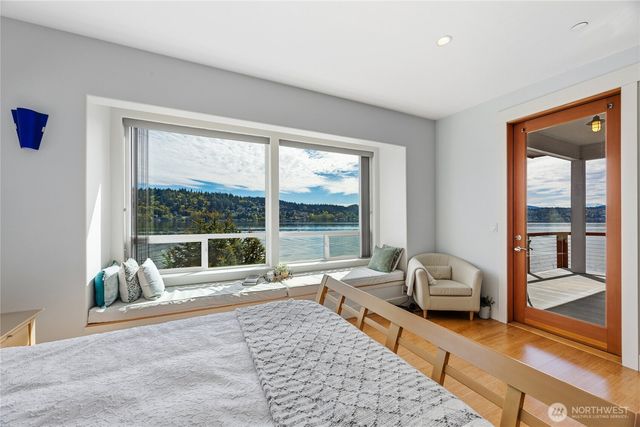 2006 W Lake Sammamish Parkway NE, Redmond, WA 98052