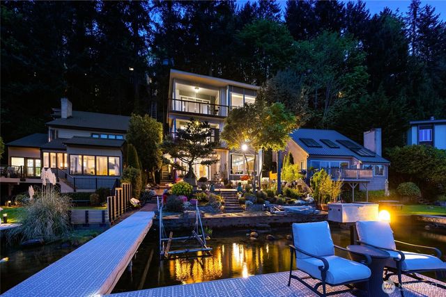 2006 W Lake Sammamish Parkway NE, Redmond, WA 98052