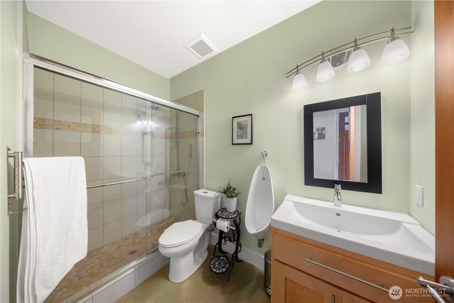 2006 W Lake Sammamish Parkway NE, Redmond, WA 98052