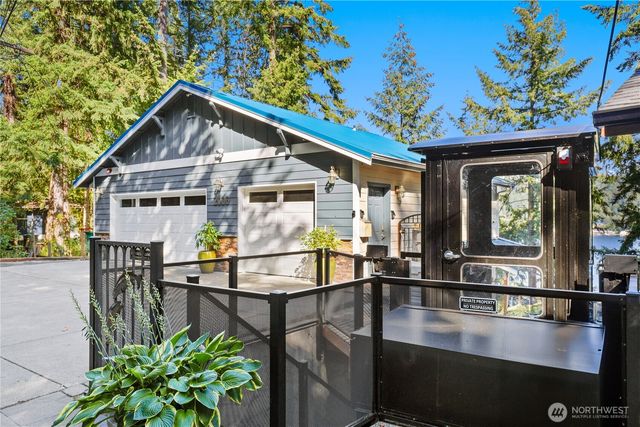 2006 W Lake Sammamish Parkway NE, Redmond, WA 98052