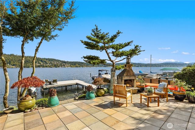 2006 W Lake Sammamish Parkway NE, Redmond, WA 98052