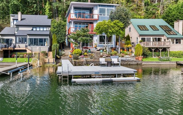 2006 W Lake Sammamish Parkway NE, Redmond, WA 98052