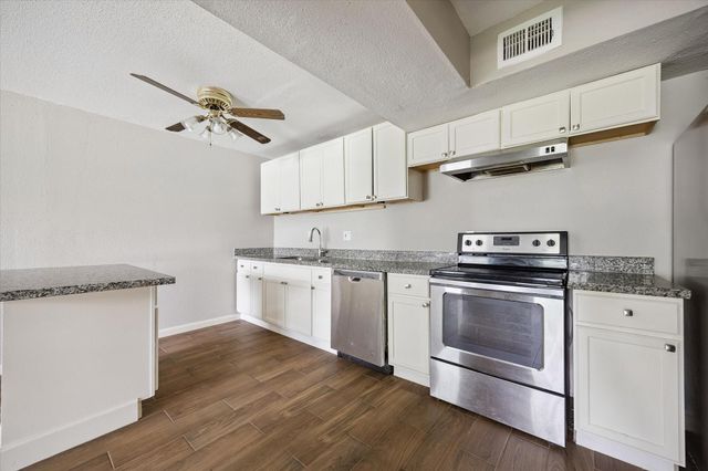 768 Memorial Mews Street 1, Houston, TX 77079