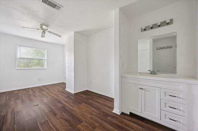 768 Memorial Mews Street 1, Houston, TX 77079