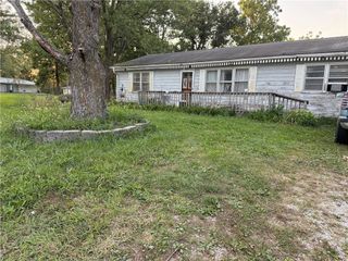 4001 E State Route 10 Highway, Excelsior Springs, MO 64024