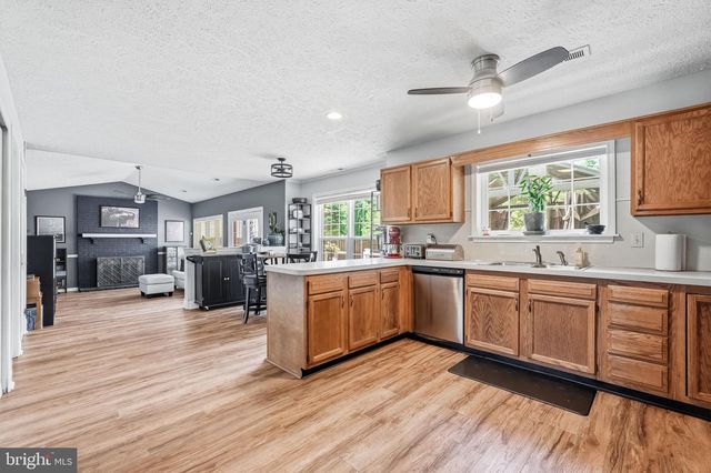 34 ABERDEEN DR, Sicklerville, NJ 08081