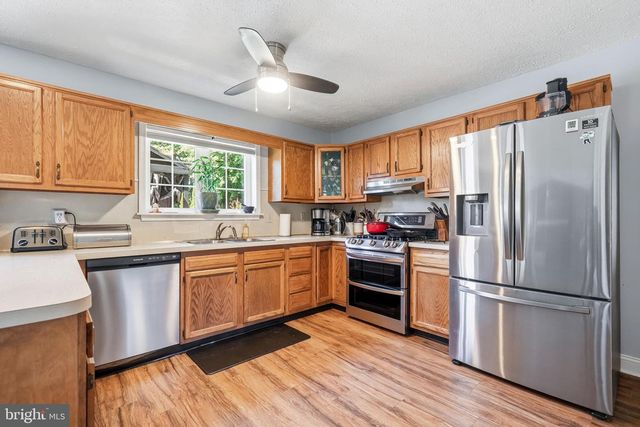34 ABERDEEN DR, Sicklerville, NJ 08081
