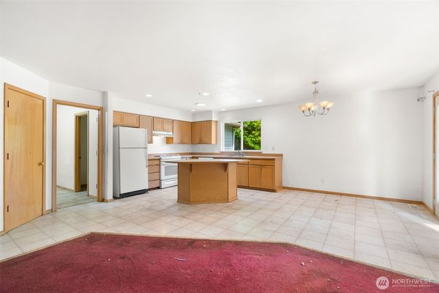 6037 NE Whale Dancer Court NE, Suquamish, WA 98392