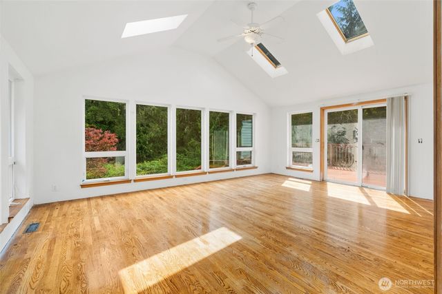 6037 NE Whale Dancer Court NE, Suquamish, WA 98392