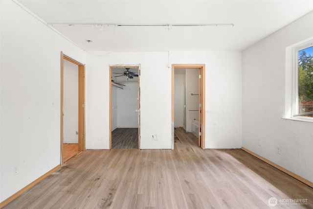 6037 NE Whale Dancer Court NE, Suquamish, WA 98392