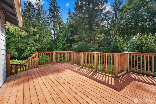 6037 NE Whale Dancer Court NE, Suquamish, WA 98392