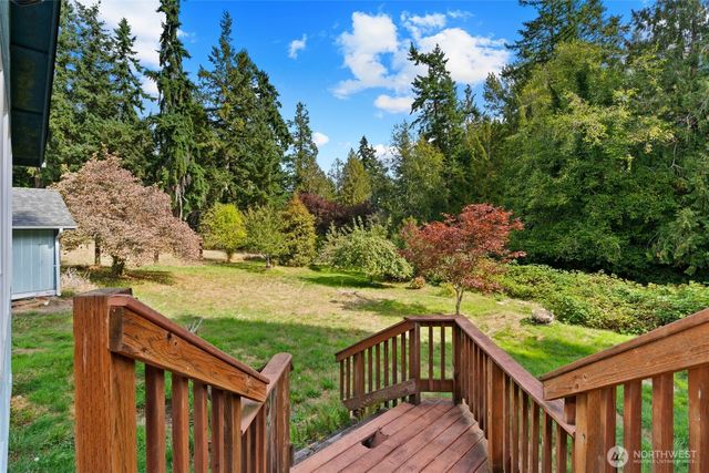 6037 NE Whale Dancer Court NE, Suquamish, WA 98392