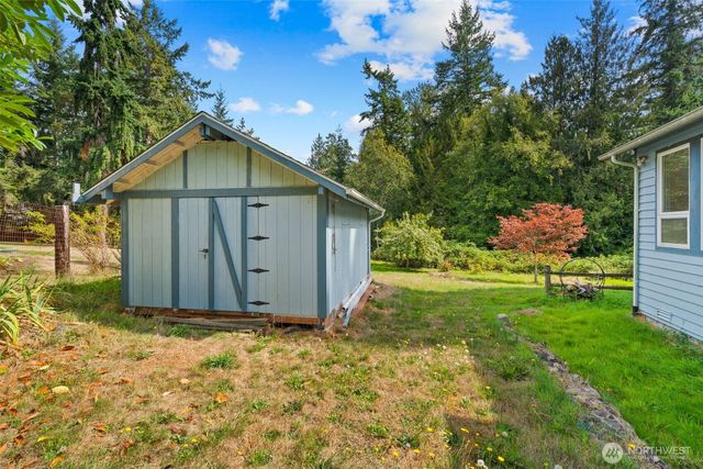 6037 NE Whale Dancer Court NE, Suquamish, WA 98392