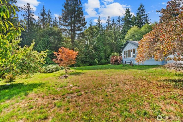 6037 NE Whale Dancer Court NE, Suquamish, WA 98392