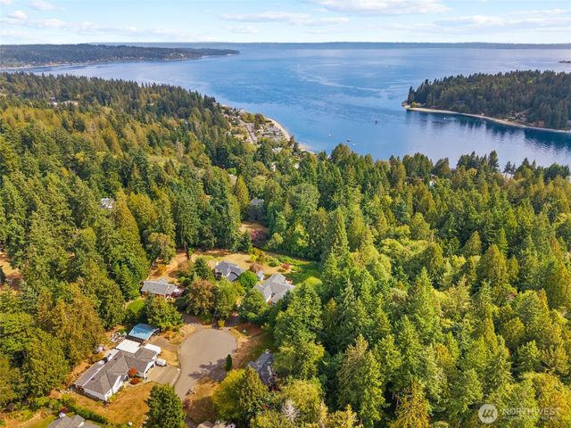 6037 NE Whale Dancer Court NE, Suquamish, WA 98392