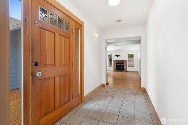 6037 NE Whale Dancer Court NE, Suquamish, WA 98392