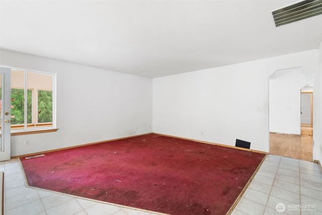6037 NE Whale Dancer Court NE, Suquamish, WA 98392
