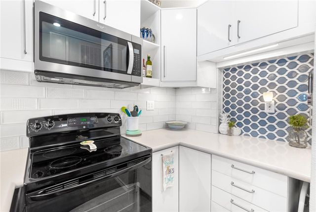 15401 FORTUNA BAY Dr 104, Corpus Christi, TX 78418