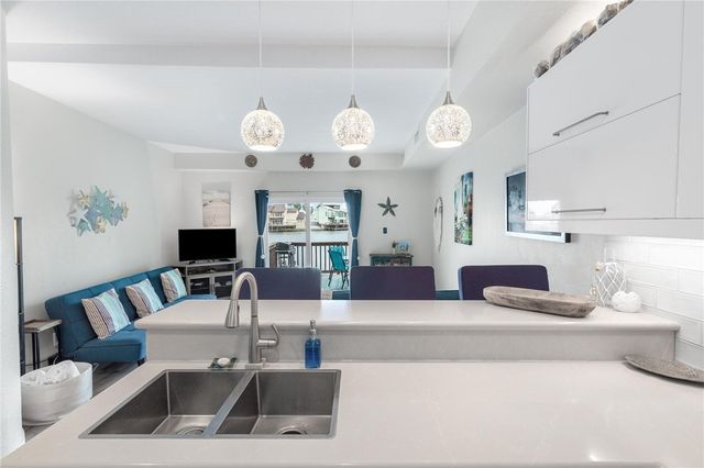 15401 FORTUNA BAY Dr 104, Corpus Christi, TX 78418