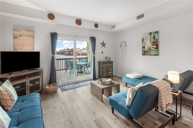 15401 FORTUNA BAY Dr 104, Corpus Christi, TX 78418