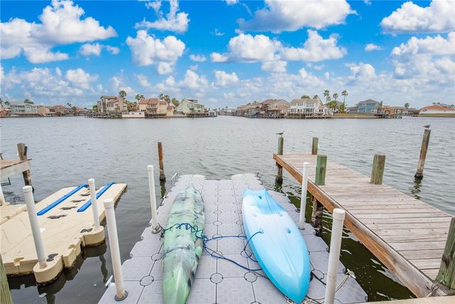 15401 FORTUNA BAY Dr 104, Corpus Christi, TX 78418