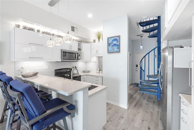 15401 FORTUNA BAY Dr 104, Corpus Christi, TX 78418