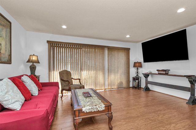 12900 Walden Road 411, Montgomery, TX 77356